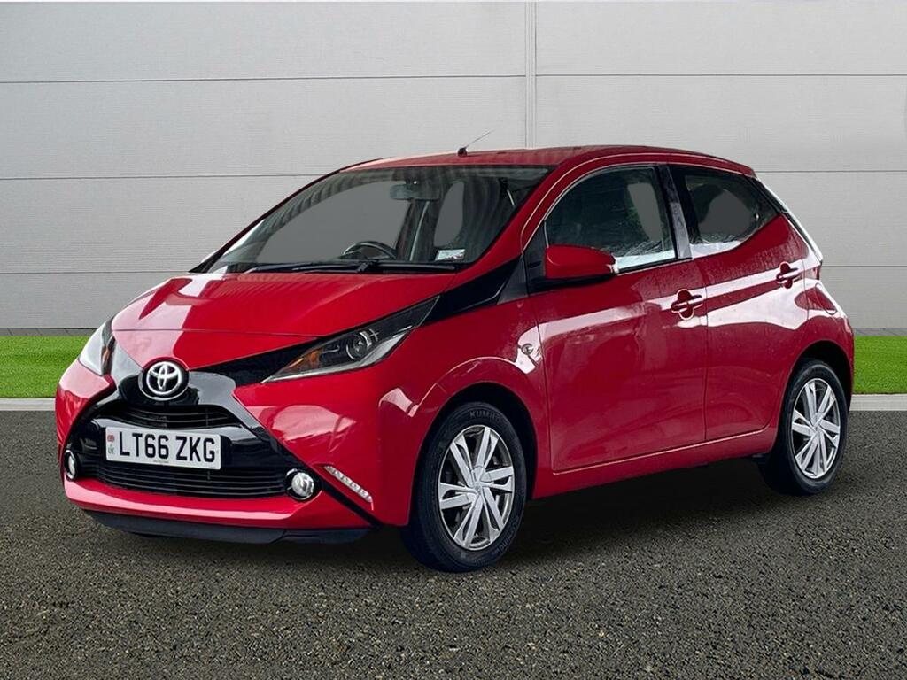 Toyota Aygo X X-pression Red #3