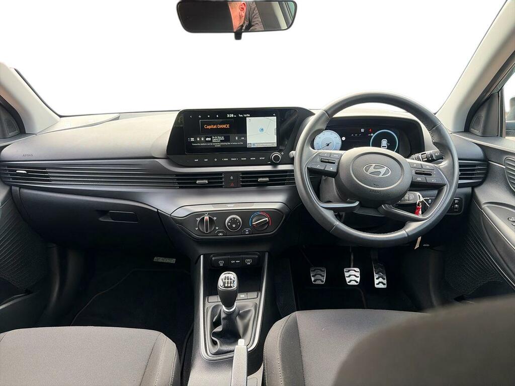 Hyundai Bayon Se Connect Green #13