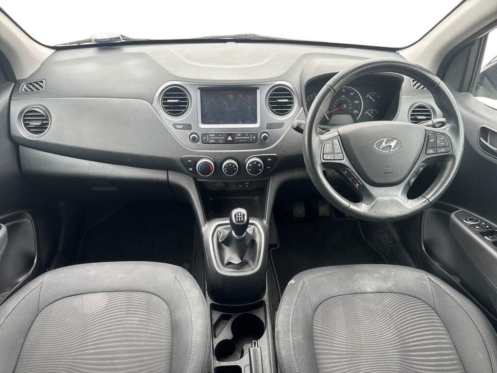 Hyundai I10 1.0 Play White #13