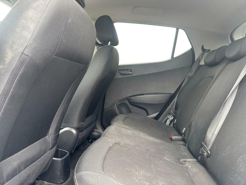 Hyundai I10 1.0 Play White #11