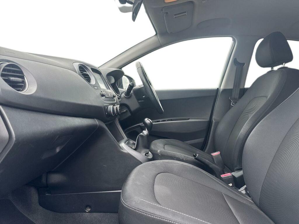 Hyundai I10 1.0 Play White #10
