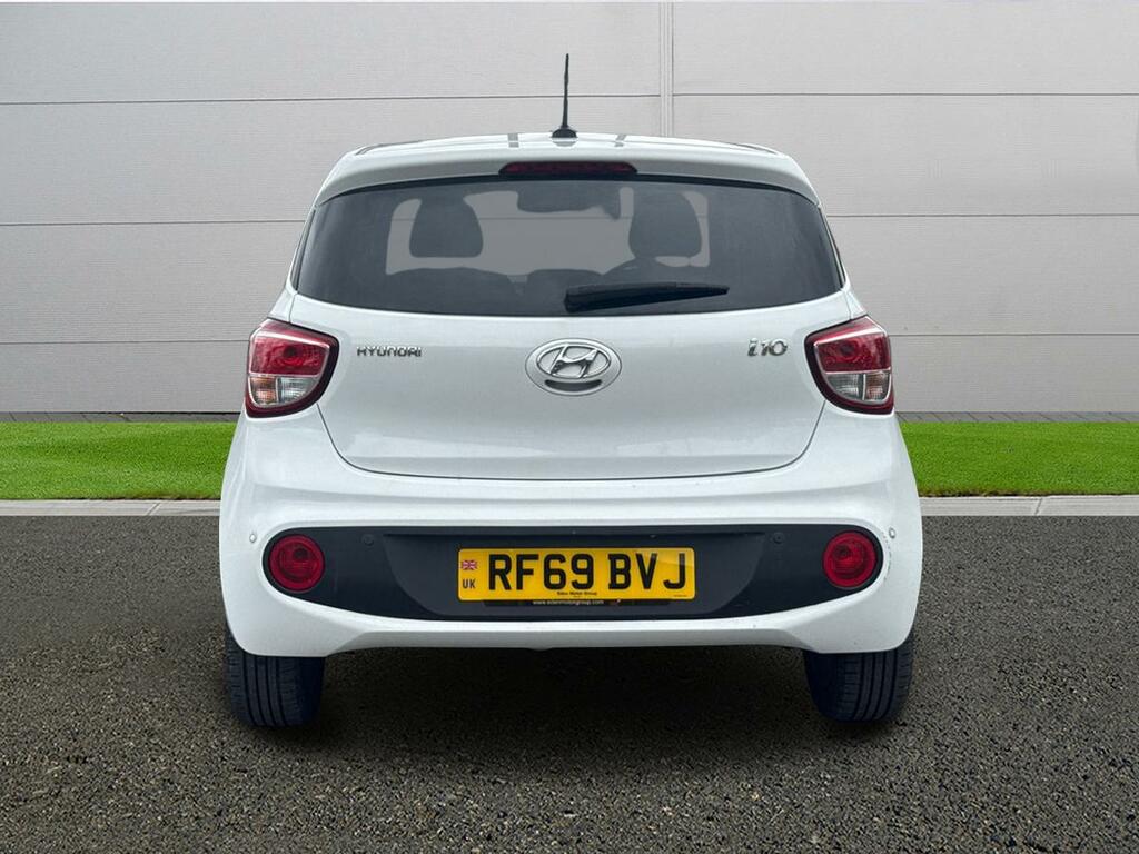 Hyundai I10 Play White #6