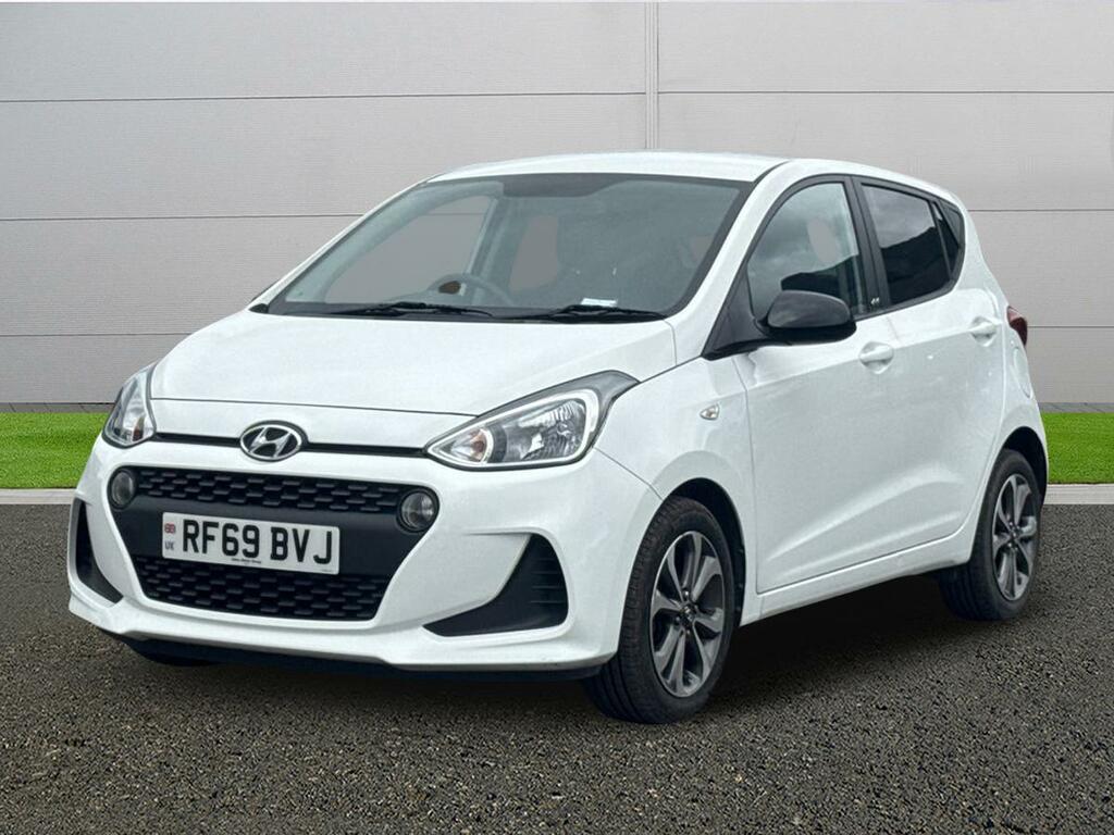 Hyundai I10 Play White #3
