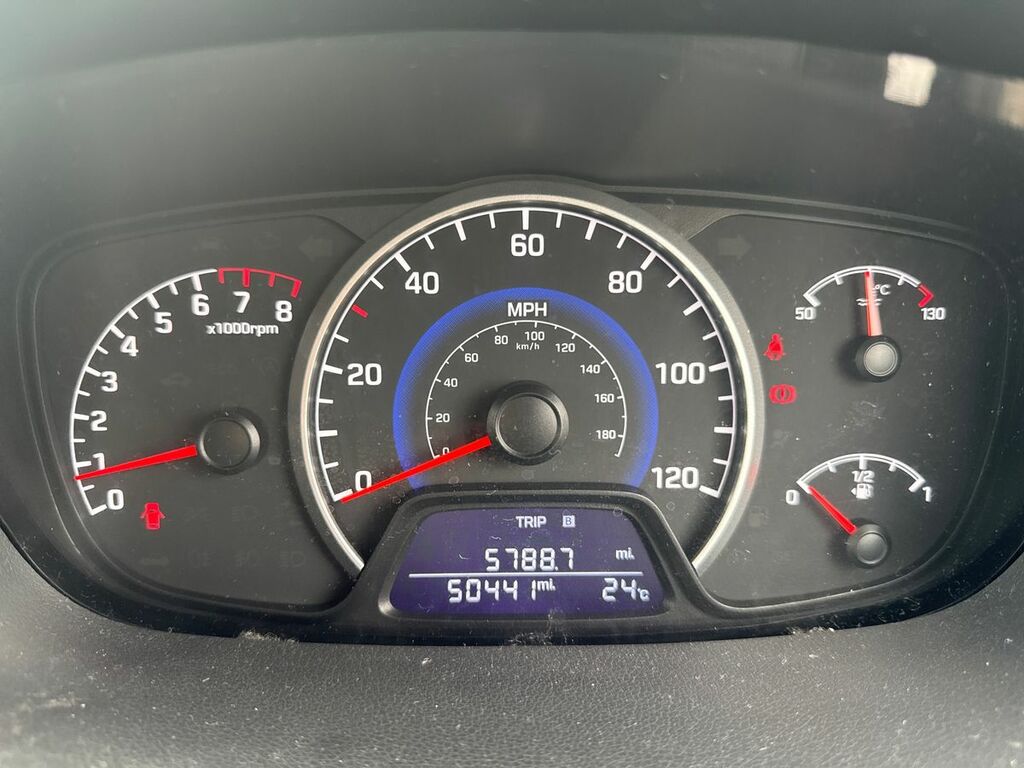 Hyundai I10 1.0 Play White #14