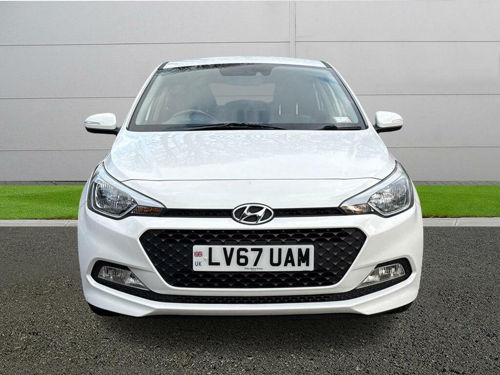 Hyundai I20 Hatchback White #2