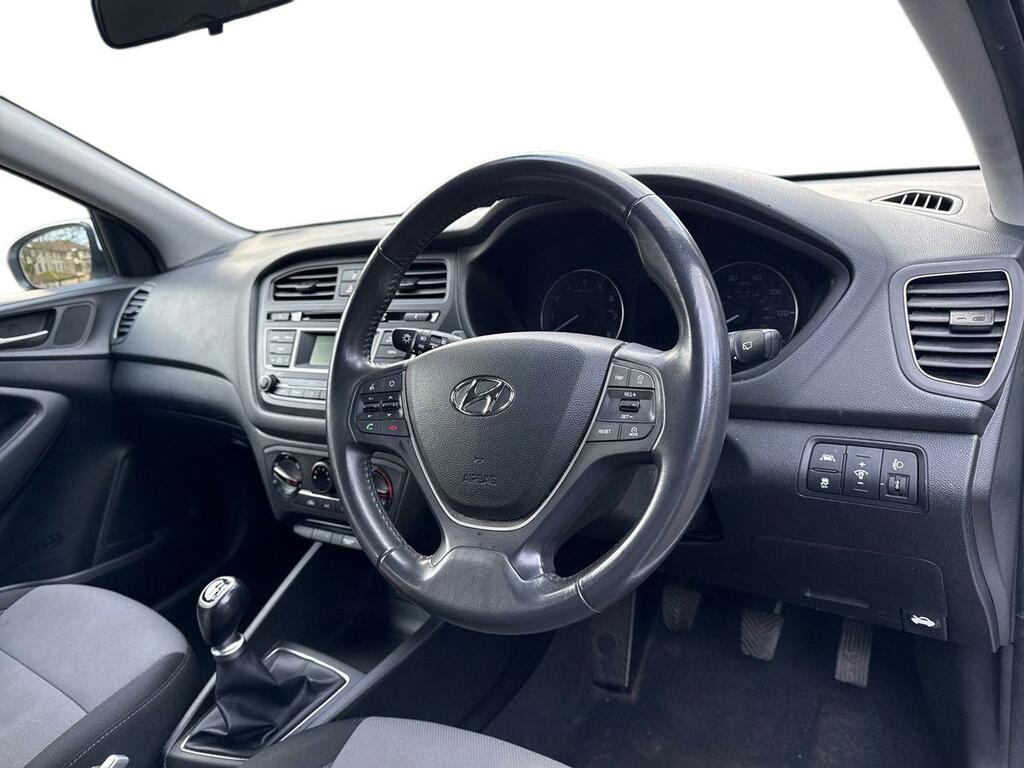 Hyundai I20 2017 1.2 Mpi Se 83 Bhp Brown #15