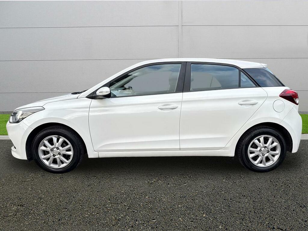 Hyundai I20 Hatchback White #4