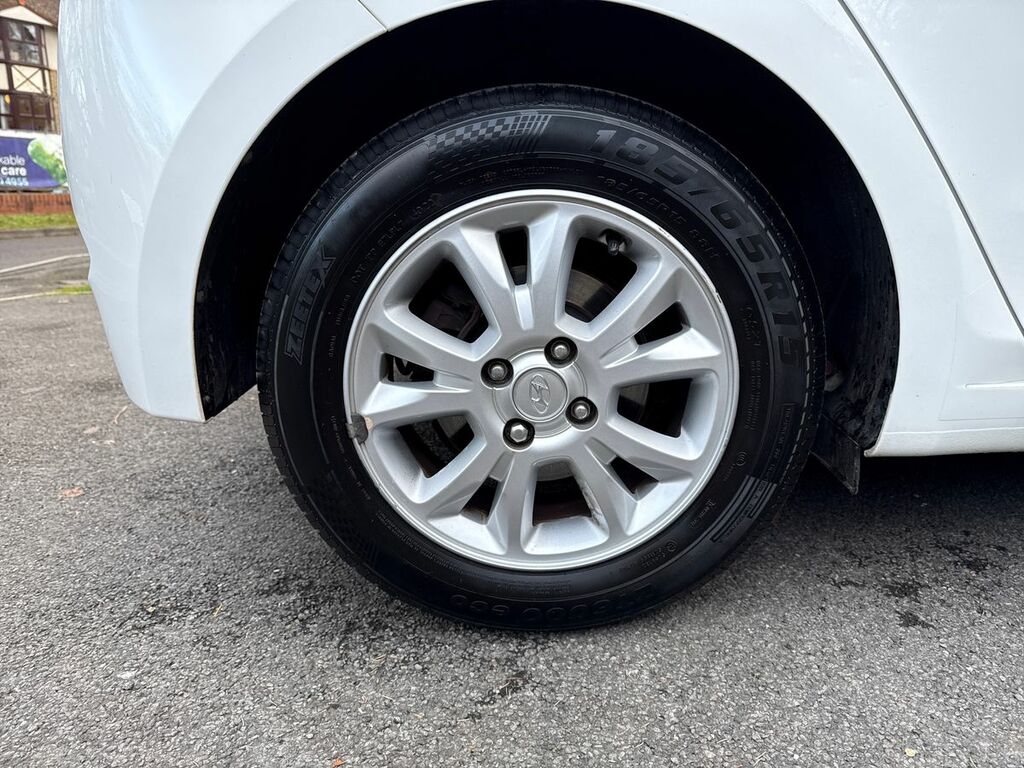 Hyundai I20 2017 1.2 Mpi Se 83 Bhp Brown #9