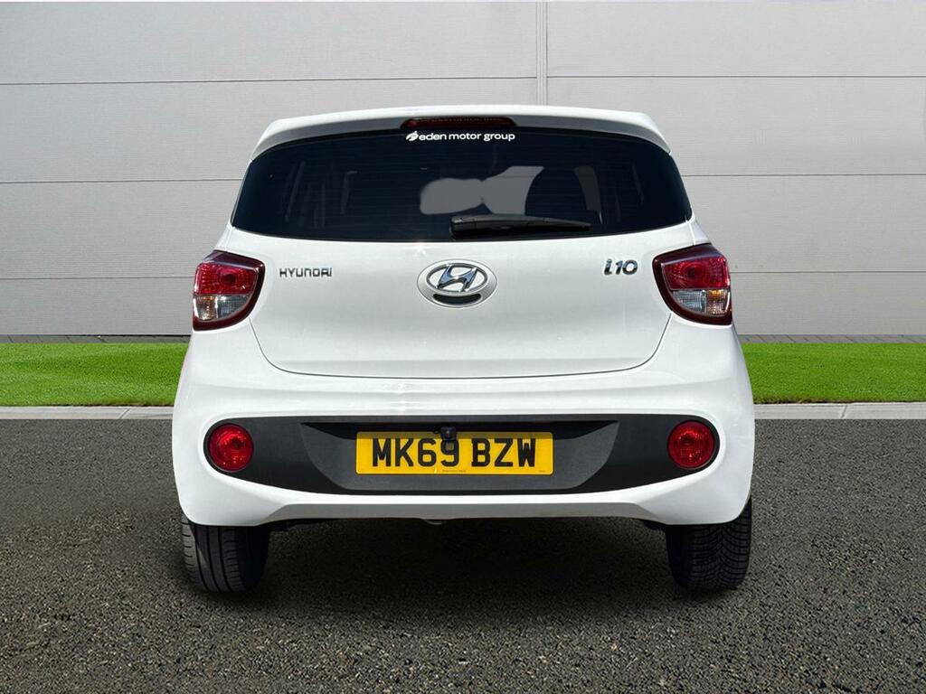 Hyundai I10 Play White #6