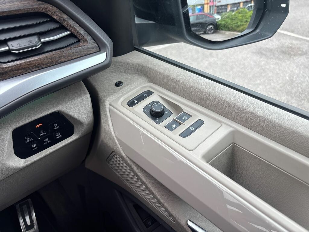 Volkswagen Multivan Life 1.4 Tsi Ehybrid 218Ps Dsg 7 Seat Black #20