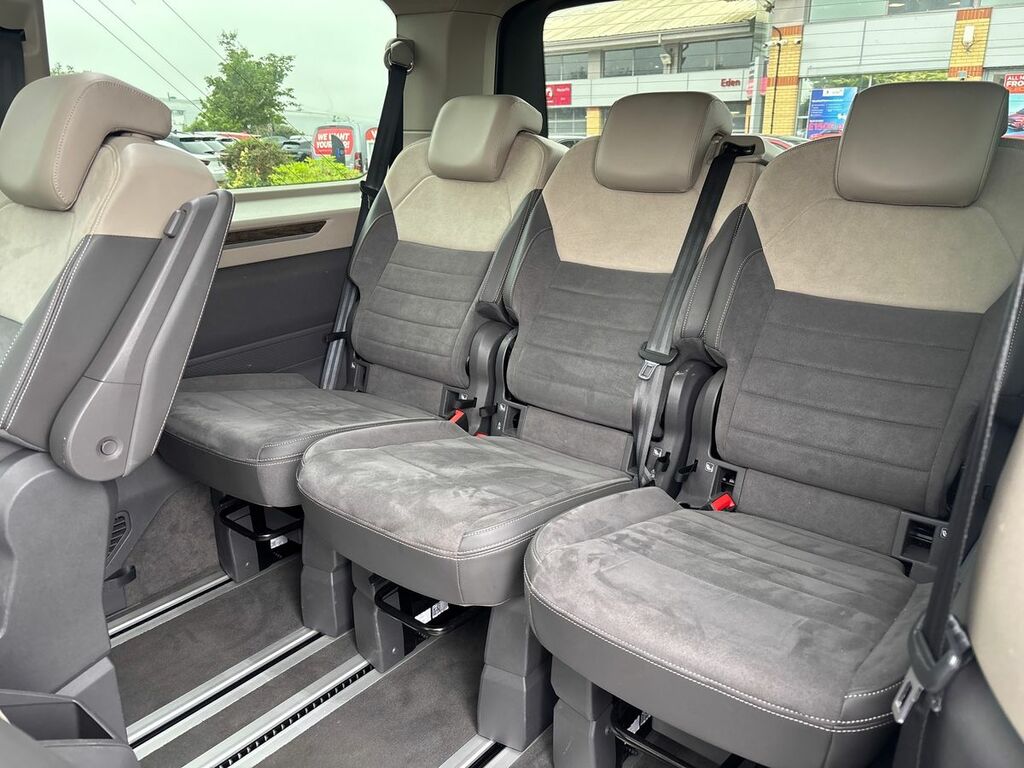 Volkswagen Multivan Life 1.4 Tsi Ehybrid 218Ps Dsg 7 Seat Black #25