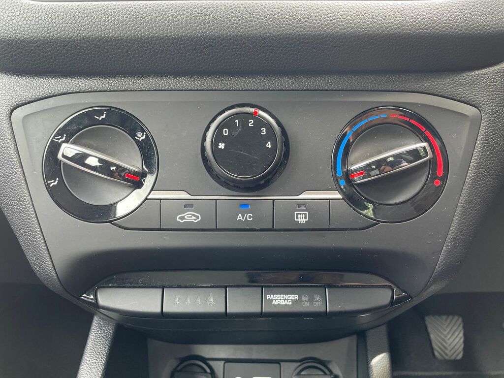Hyundai I20 1.2 Mpi Se 83 Bhp Grey #18