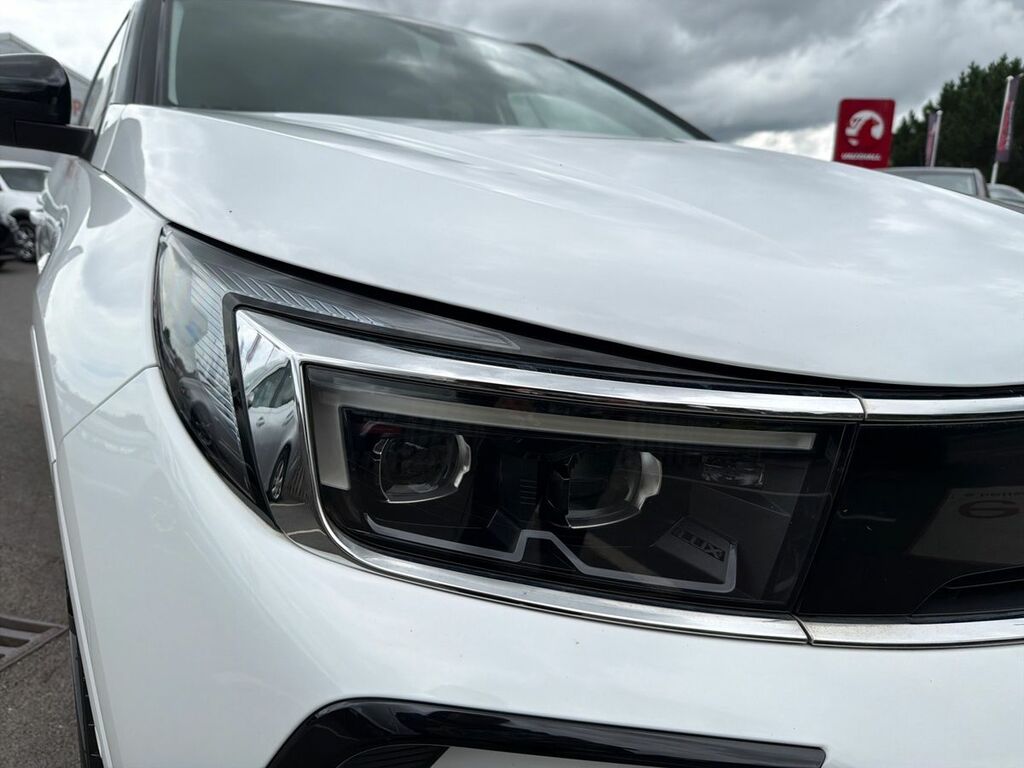 Vauxhall Grandland Ultimate White #21