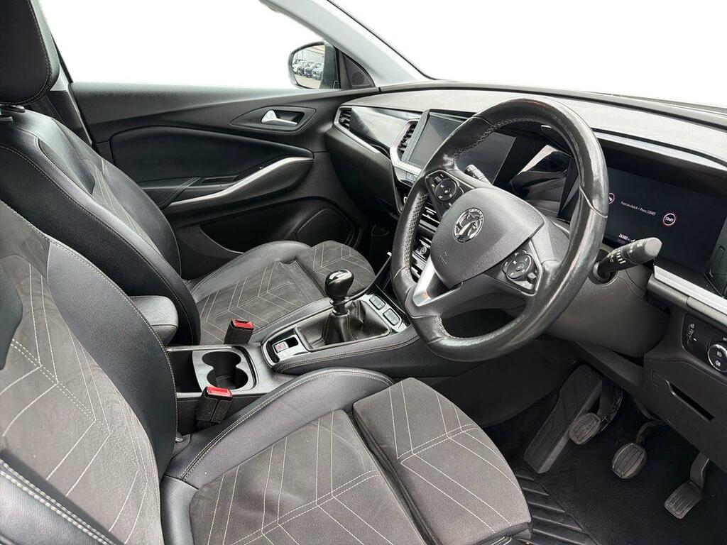 Vauxhall Grandland Ultimate White #15