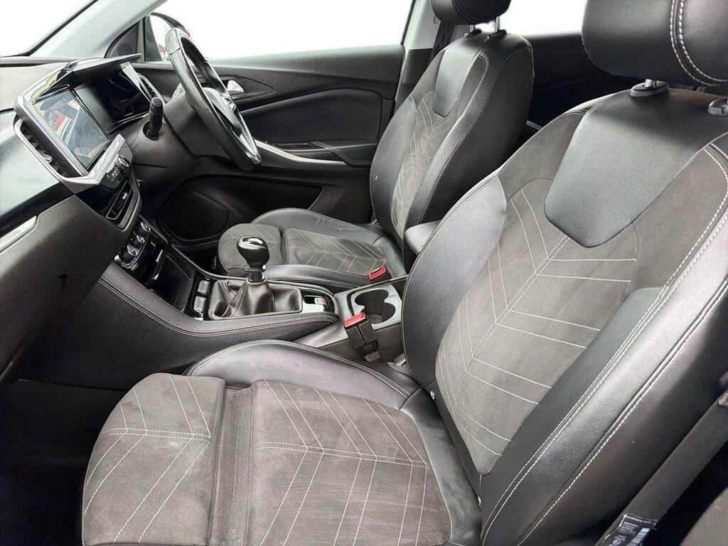 Vauxhall Grandland Ultimate White #10