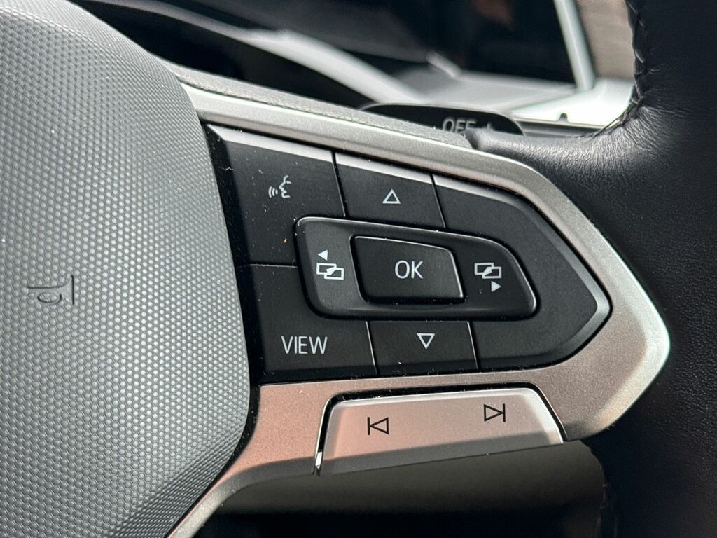 Volkswagen Multivan Life Silver #17