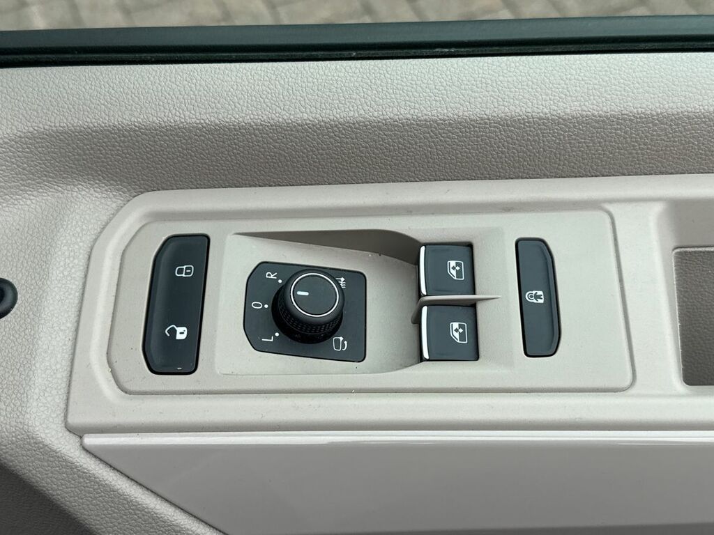 Volkswagen Multivan Life Silver #20
