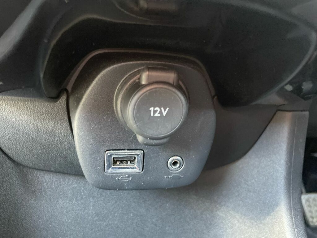 Toyota Aygo X X-play Red #30