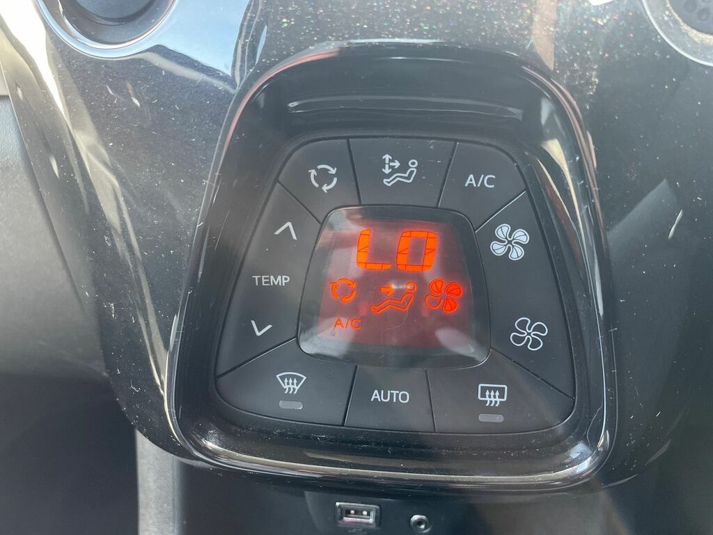 Toyota Aygo X X-play Red #18