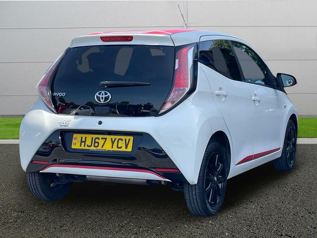 Toyota Aygo X X-play Red #7