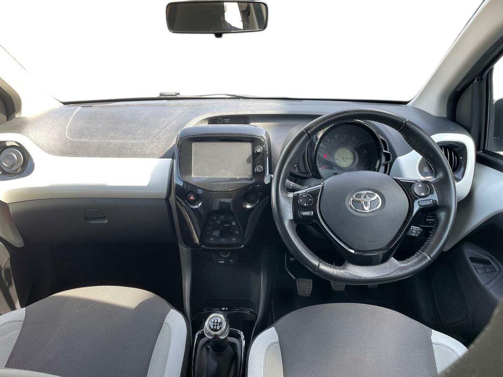 Toyota Aygo X X-play Red #13