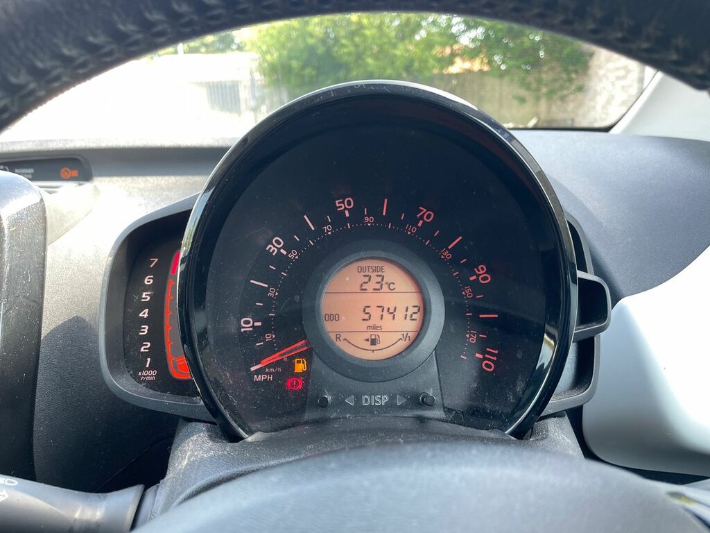Toyota Aygo X X-play Red #14