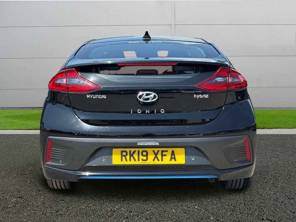 Hyundai Ioniq Premium Se Black #6