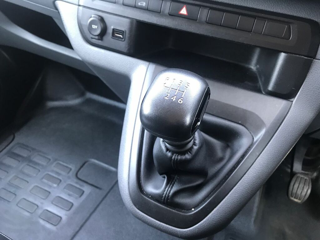 Vauxhall Vivaro Panel Van White #19