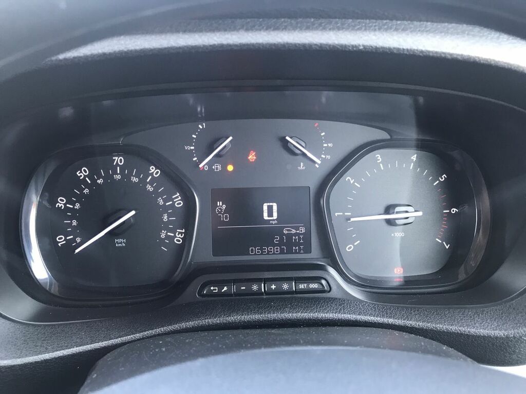 Vauxhall Vivaro Panel Van White #14