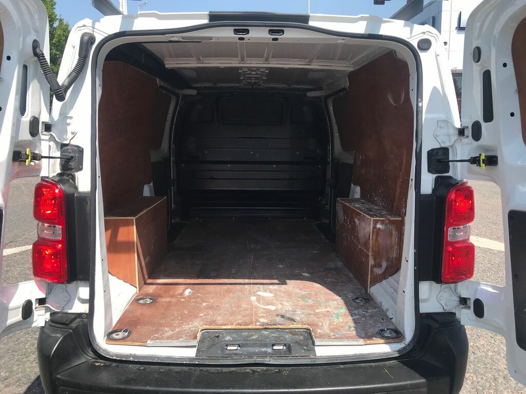 Vauxhall Vivaro Panel Van White #12