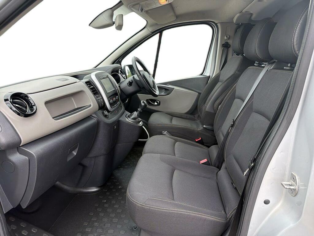 Renault Trafic 1.6L Null White #10