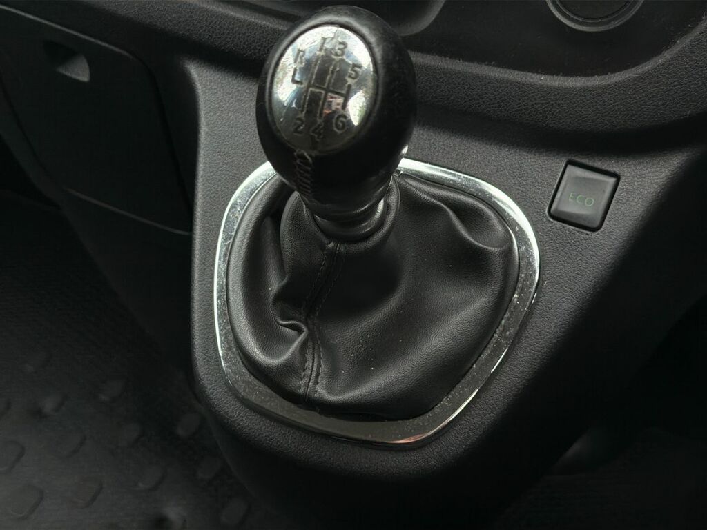 Renault Trafic 1.6L Null White #19