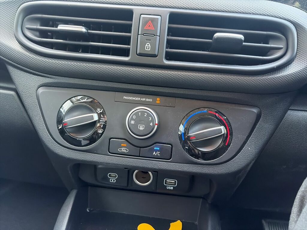 Hyundai I10 1.0 63 Advance Nav Blue #18