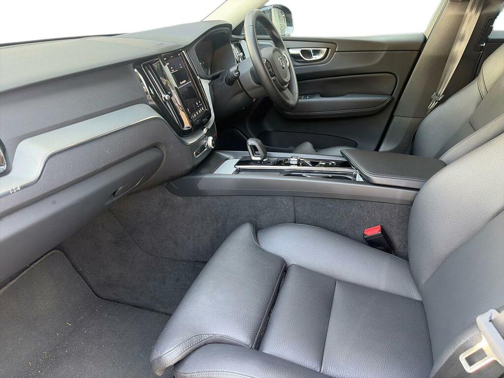 Volvo XC60 2.0 B5p Plus Dark Awd Geartronic White #10