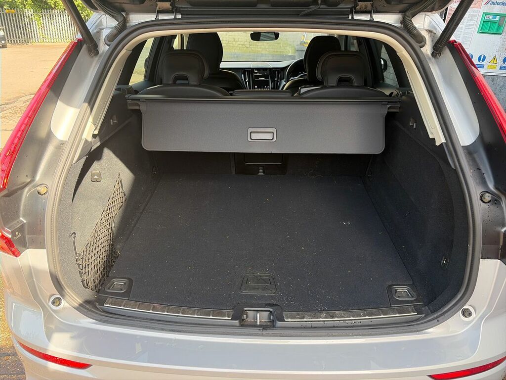 Volvo XC60 2.0 B5p Plus Dark Awd Geartronic White #12