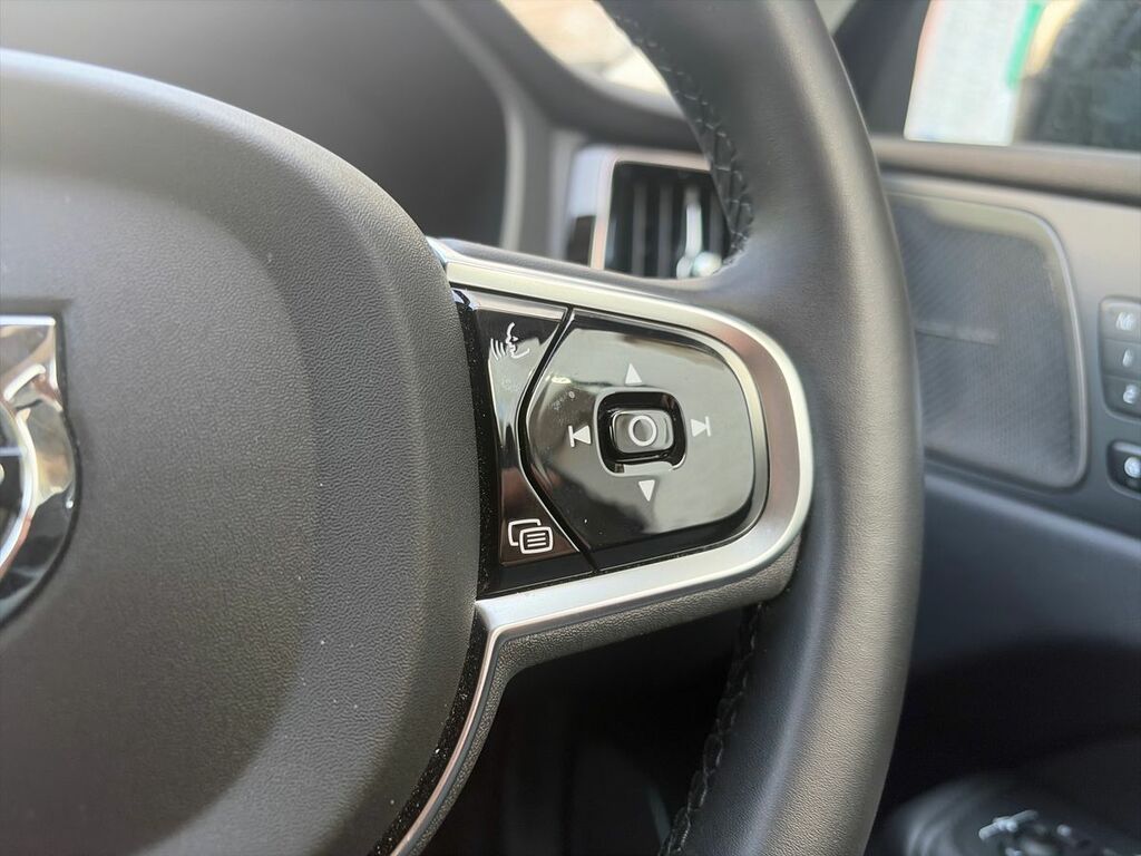 Volvo XC60 2.0 B5p Plus Dark Awd Geartronic White #17