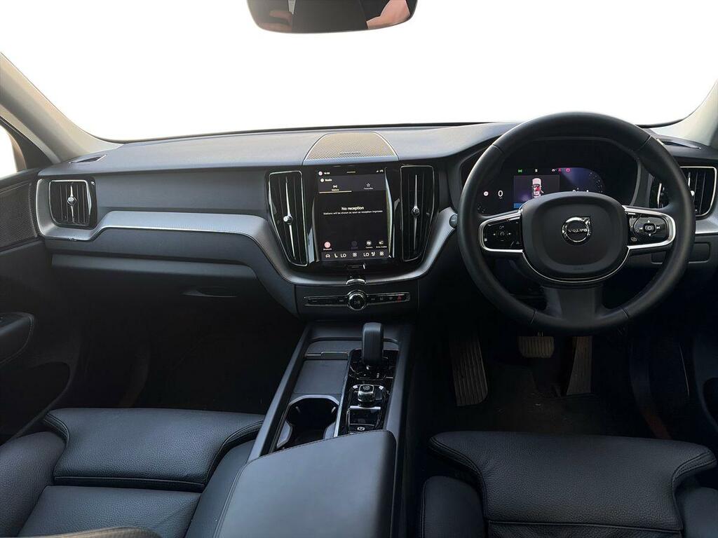 Volvo XC60 2.0 B5p Plus Dark Awd Geartronic White #13