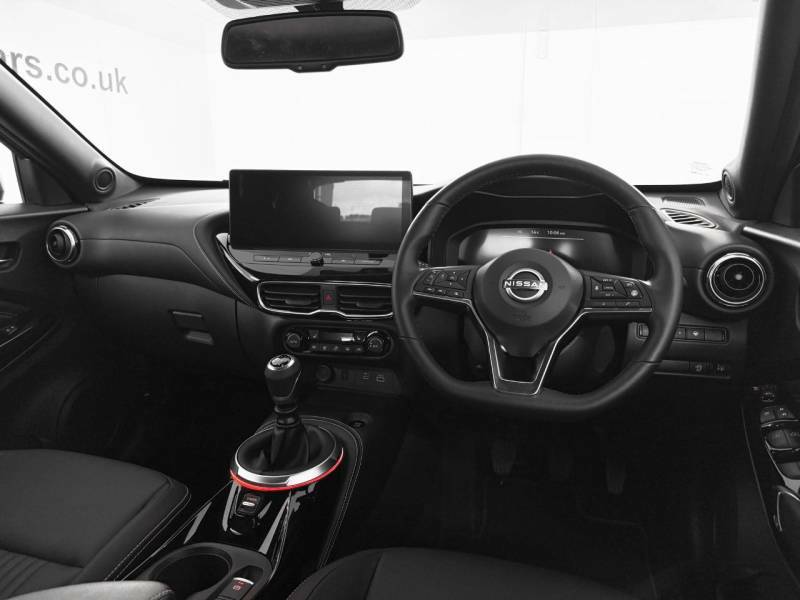Nissan Juke 1.0 Dig-t Tekna Grey #2