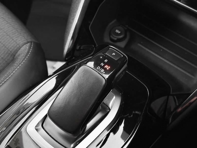 Peugeot e-208 100Kw Allure 50Kwh Black #3