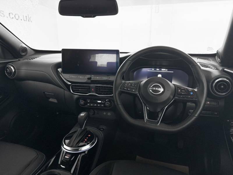 Nissan Juke 1.6 Hybrid Tekna Grey #2