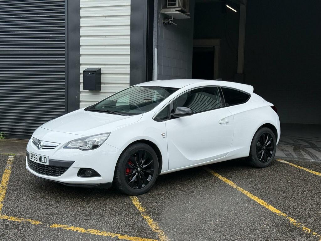 Vauxhall Astra GTC Coupe White #10