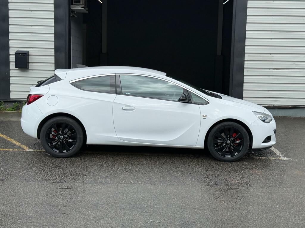 Vauxhall Astra GTC Coupe White #18