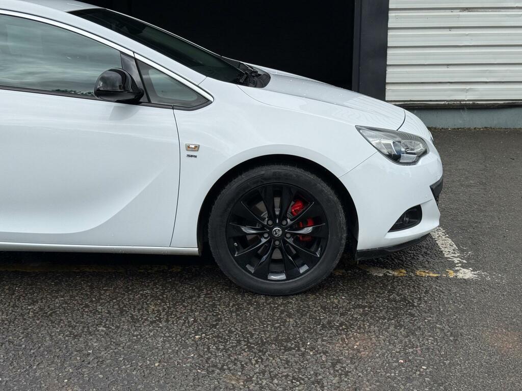 Vauxhall Astra GTC Coupe White #19