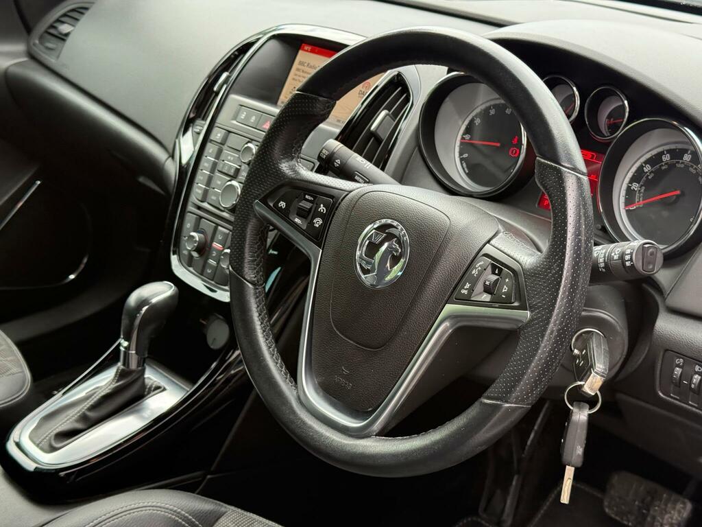 Vauxhall Astra GTC Coupe White #44