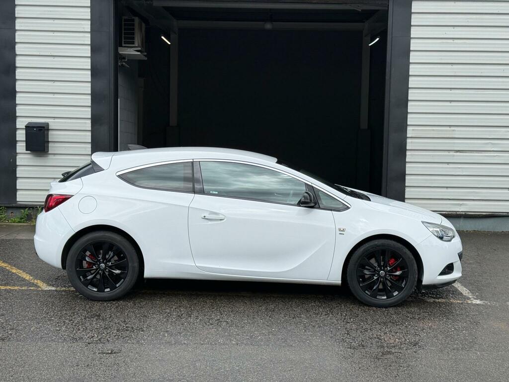 Vauxhall Astra GTC Sri White #4