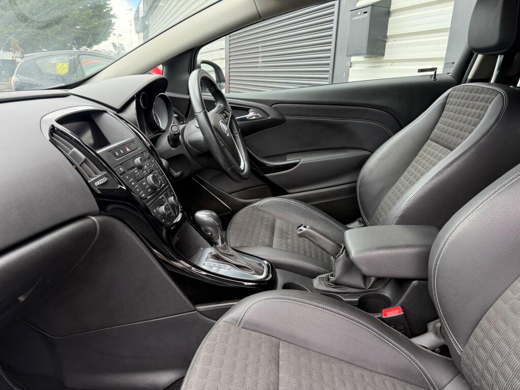 Vauxhall Astra GTC Coupe White #34