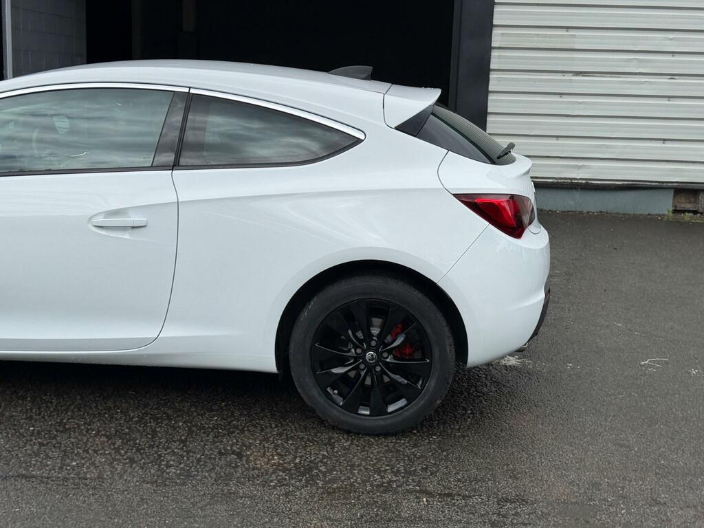 Vauxhall Astra GTC Coupe White #20
