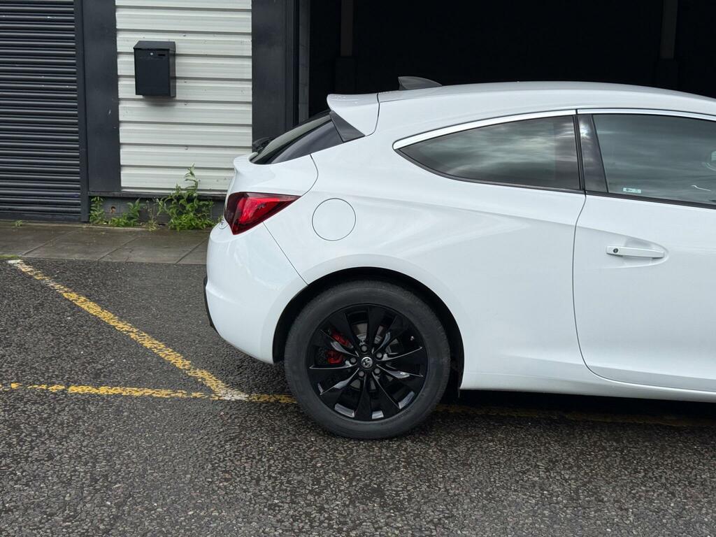 Vauxhall Astra GTC Coupe White #17