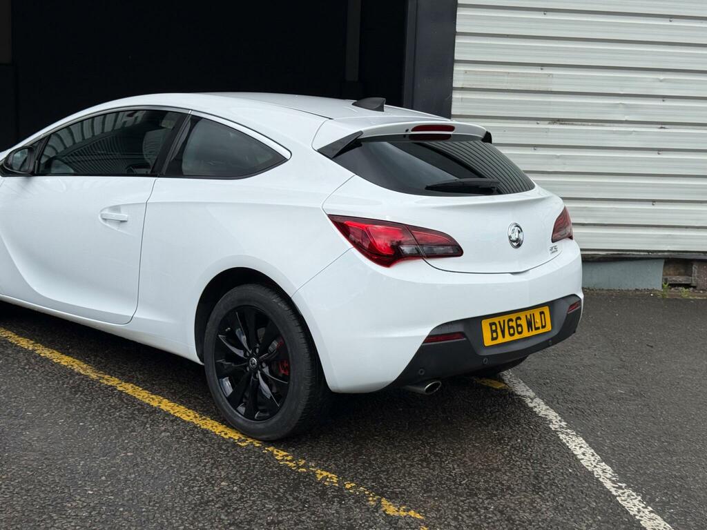 Vauxhall Astra GTC Coupe White #28