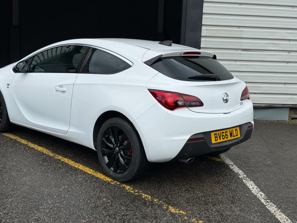 Vauxhall Astra GTC Coupe White #29